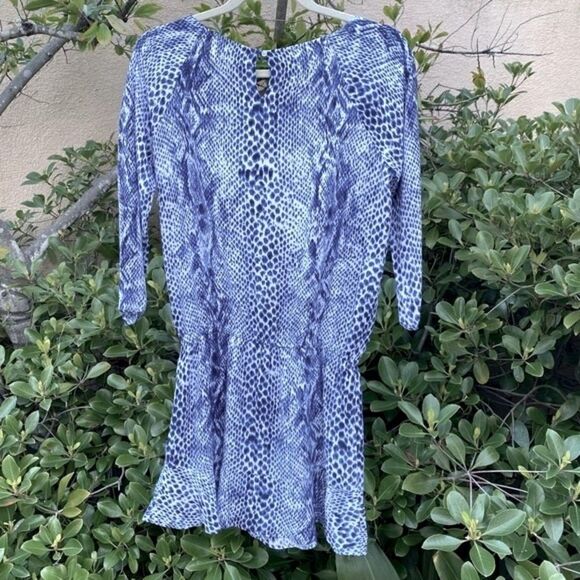 SOFT JOIE Arryn B Blue/White Snakeskin Print Mini Dress. Size XSmall. EUC! - Picture 3 of 5